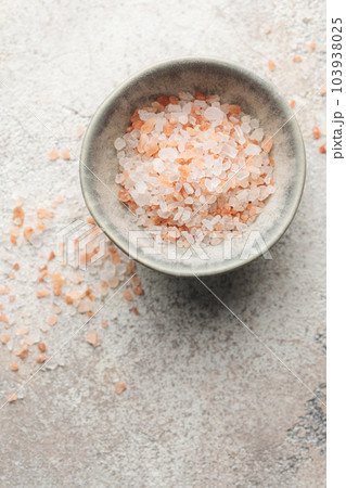 Himalayan pink salt 103938025