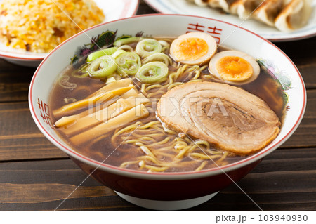 醤油ラーメンとチャーハンと餃子 103940930