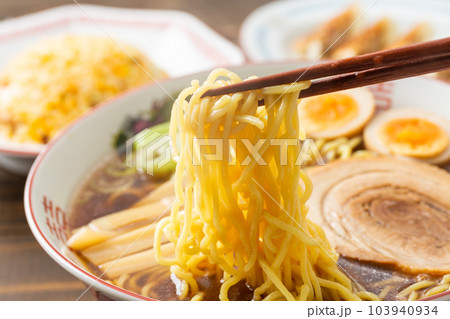 醤油ラーメンとチャーハンと餃子 103940934