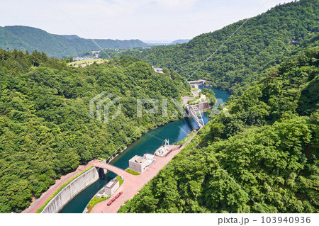 神奈川県　宮ヶ瀬ダム下流の景色 103940936