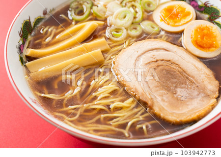 醤油ラーメン 103942773