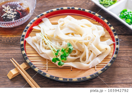 暑い日の冷やしほうとう 103942792