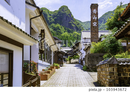 秘窯の里　大川内山の町並み（佐賀県伊万里市） 103943672