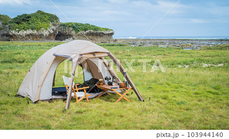 キャンプ ソロキャンプ 野営 無骨 自然 絶景 コピースペース 海辺 一人キャンプ 岩場 キャンプ ソロキャンプ 野営 無骨 自然 絶景 コピースペース 海辺 一人キャンプ 岩場 103944140