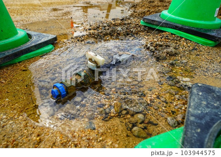 水道管破裂状況 水道管破裂状況 103944575