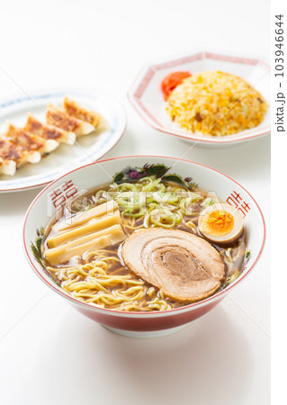 醤油ラーメンと餃子とチャーハン 醤油ラーメンと餃子とチャーハン 103946644