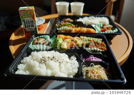 お弁当で朝ごはん お弁当で朝ごはん 103946729