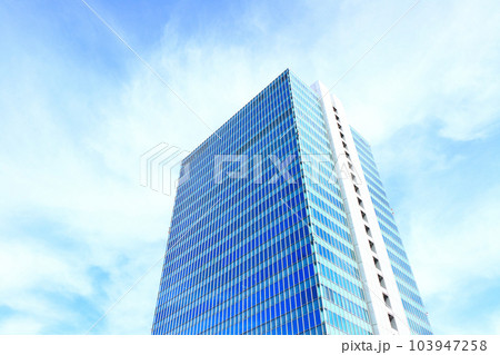 名古屋駅前超高層ビルの風景 103947258