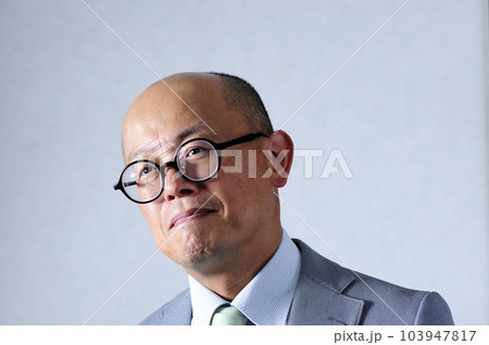 寂しい中年男性 寂しい中年男性 103947817