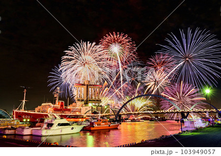 【愛知】名港水上芸術花火。ダイナミックで迫力のある花火に魅了されました。 【愛知】名港水上芸術花火。ダイナミックで迫力のある花火に魅了されました。 103949057