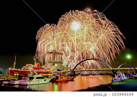 【愛知】名港水上芸術花火。ダイナミックで迫力のある花火に魅了されました。 【愛知】名港水上芸術花火。ダイナミックで迫力のある花火に魅了されました。 103949104
