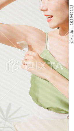 asian female stroking armpit dry 103949118