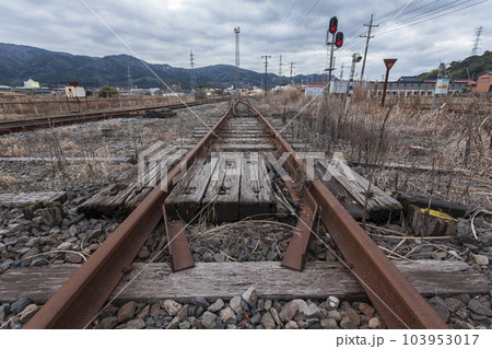 線路　踏切　美祢線　ローカル線　ディーゼルカー　厚狭駅　美祢 103953017