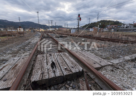 線路 踏切 美祢線 ローカル線 ディーゼルカー 厚狭駅 美祢 線路 踏切 美祢線 ローカル線 ディーゼルカー 厚狭駅 美祢 103953025