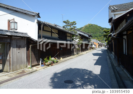商人の街近江八幡　新町通　滋賀県近江八幡市 103955450