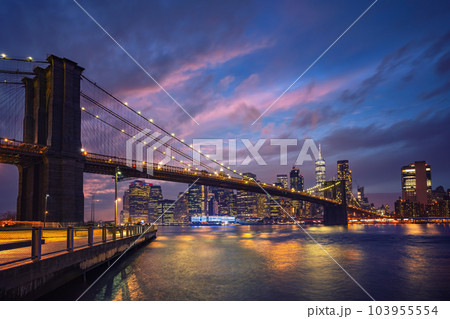 View on Brooklyn bridge and Manhattan at dusk 103955554