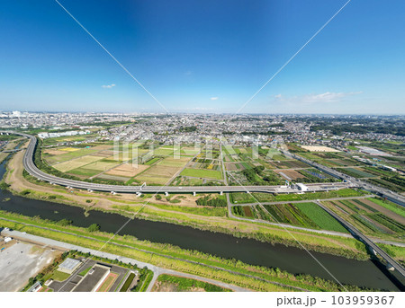 空撮「埼玉県」ドローンで見沼田んぼを撮影 空撮「埼玉県」ドローンで見沼田んぼを撮影 103959367
