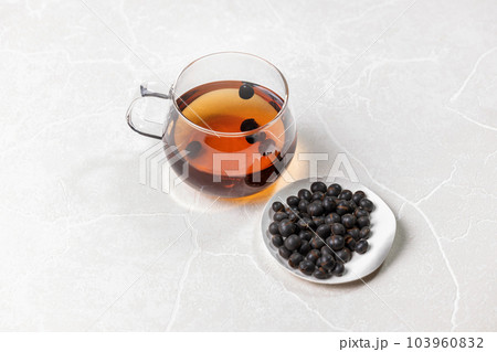 健康飲料　黒豆茶　Health drink black soybean tea 103960832