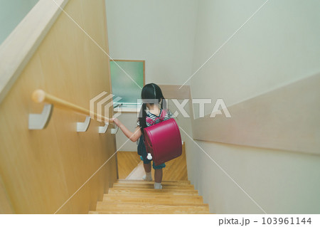 8 years old 103961144