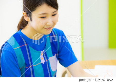 保育士　幼児教室　勉強 103961852