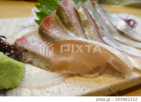 脂と甘み、ブリより美味しい、シマアジの刺身の写真 103962312