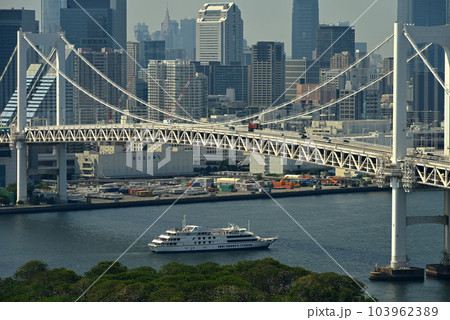 お台場からの東京湾岸の風景 お台場からの東京湾岸の風景 103962389