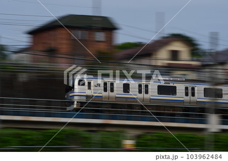 横須賀線　流し撮り　大船～戸塚間 103962484