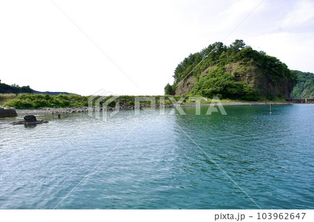 島根半島ジオパーク　溶岩の島　加賀桂島 103962647