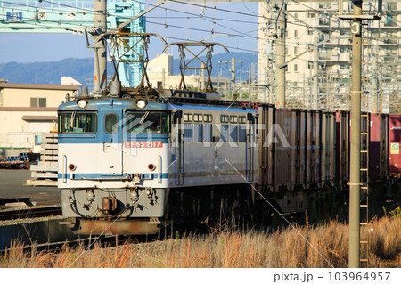 【JR貨物】EF65形電気機関車（JR京都線：岸辺駅） 103964957