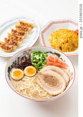 とんこつラーメンと餃子とチャーハン 103965038