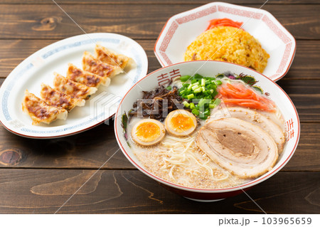 とんこつラーメンと餃子とチャーハン 103965659