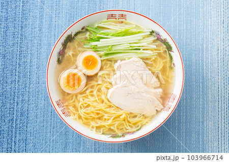 鶏塩ラーメン 103966714