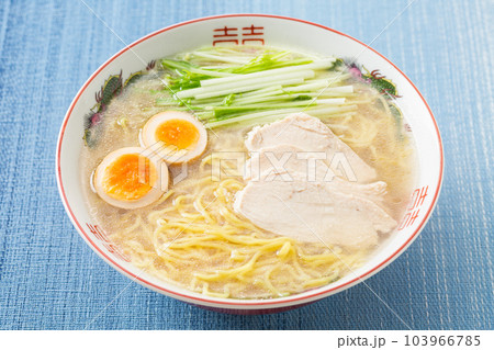 鶏塩ラーメン 103966785