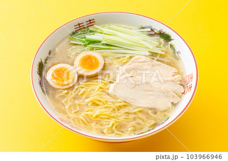 鶏塩ラーメン 鶏塩ラーメン 103966946
