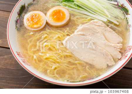 鶏塩ラーメン 103967408