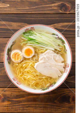 鶏塩ラーメン 103967409