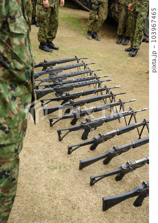 複数の自動小銃 103967465