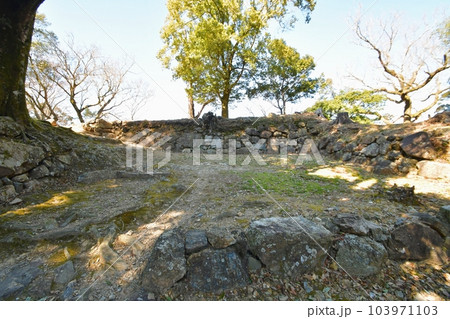 美濃金山城 本丸虎口 美濃金山城 本丸虎口 103971103