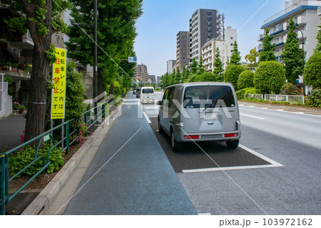 自転車専用道路と路上コインパーキング 103972162