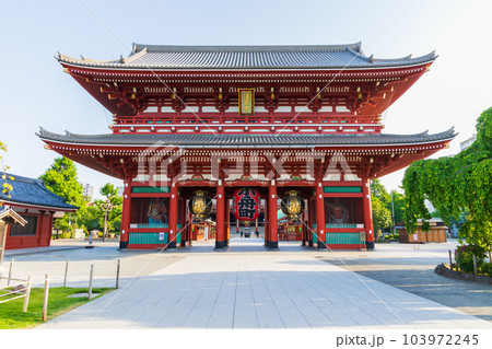 東京観光の定番スポット　浅草　浅草寺　宝蔵門 103972245