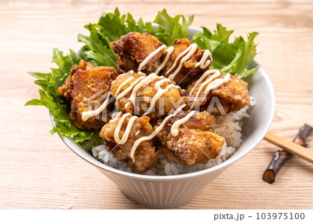 鶏唐揚げマヨ丼 103975100