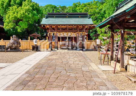 伊賀八幡宮の幣殿：愛知県岡崎市 103978179