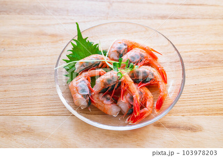 子持ち甘えびの刺し身 子持ち甘えびの刺し身 103978203