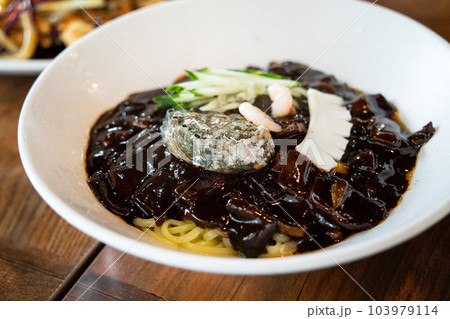 ジャージャー麺 炸醤麺 韓国 103979114