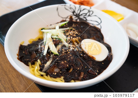 ジャージャー麺 炸醤麺 韓国 103979117