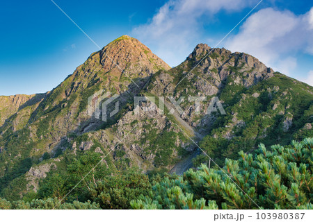 塩見岳山頂より 塩見岳山頂より 103980387
