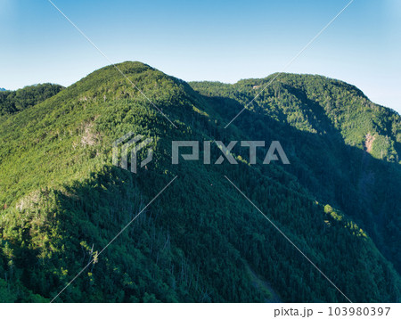 塩見岳山頂より 103980397