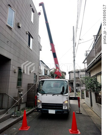 荷物の搬送は勿論!!クレーン作業も熟す… カーゴクレーン車 103980617