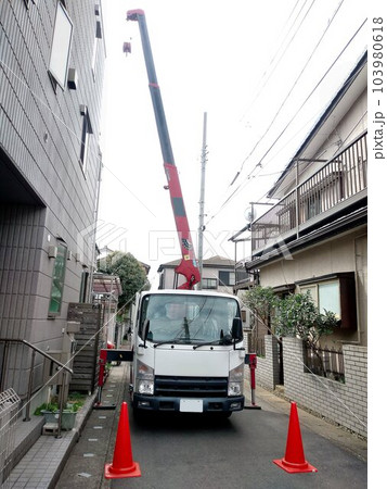 荷物の搬送は勿論!!クレーン作業も熟す… カーゴクレーン車 103980618