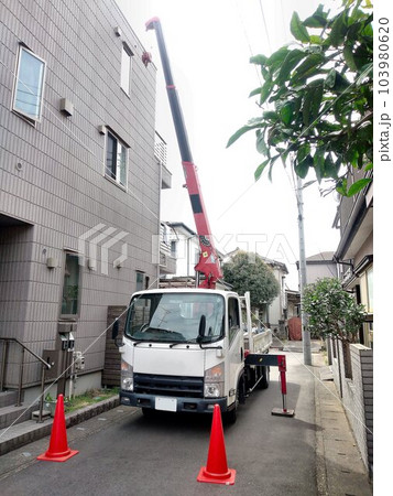 荷物の搬送は勿論!!クレーン作業も熟す… カーゴクレーン車 103980620